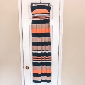 Strapless Maxi dress with hidden pockets!